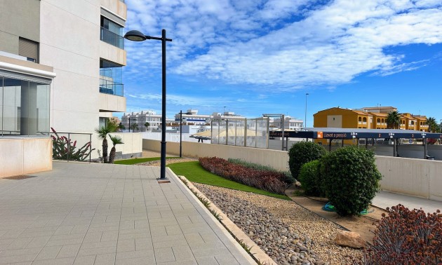 Herverkoop - Apartment - Orihuela Costa - La Zenia