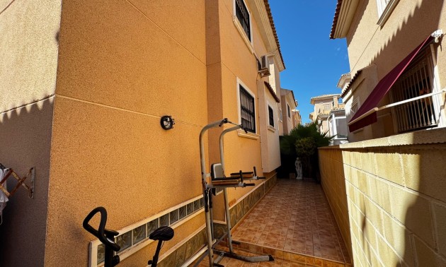 Herverkoop - Villa - Orihuela Costa - Los Altos