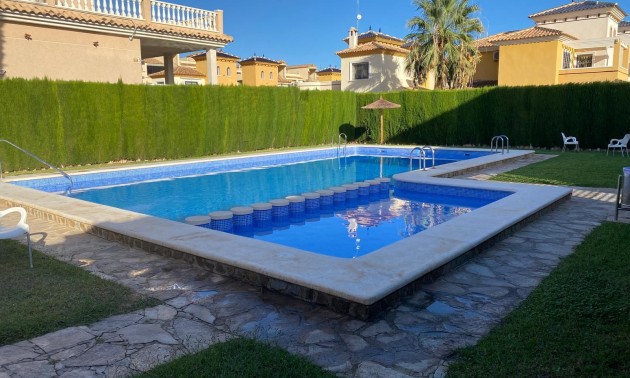 Herverkoop - Villa - Orihuela Costa - Los Altos