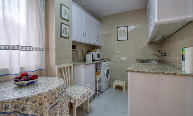 Herverkoop - Apartment - Torrevieja - Playa del Cura