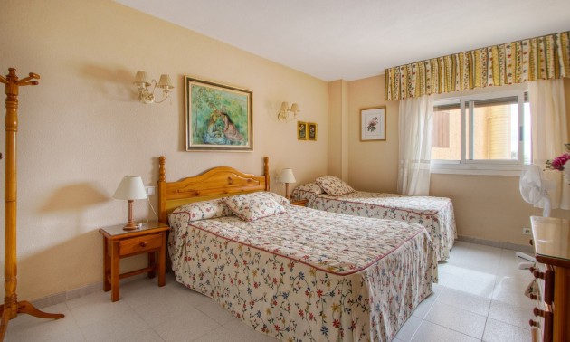 Herverkoop - Apartment - Torrevieja - Playa del Cura