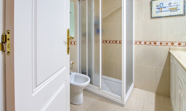 Herverkoop - Apartment - Torrevieja - Playa del Cura