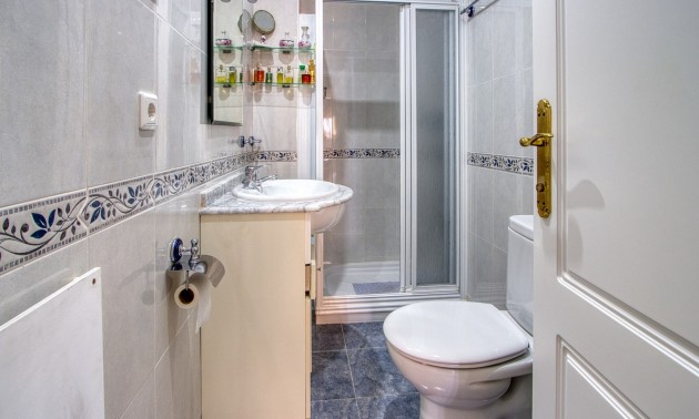Herverkoop - Apartment - Torrevieja - Playa del Cura