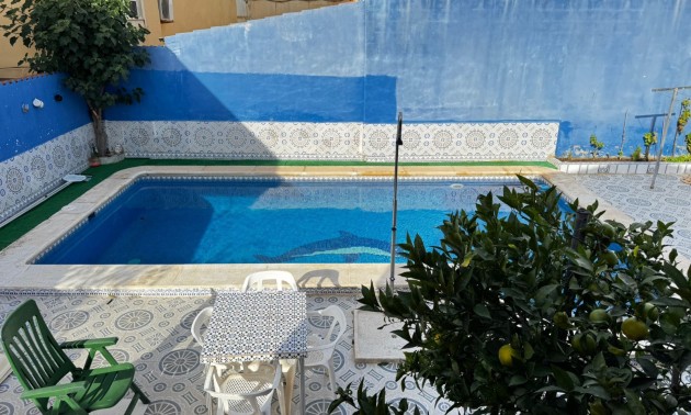 Herverkoop - Villa - Torrevieja - Punta Prima