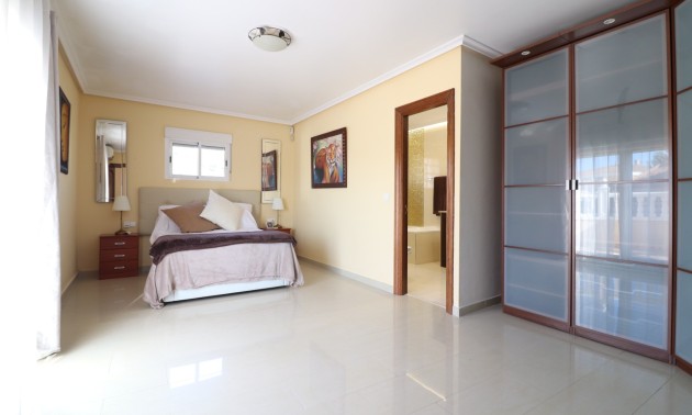 Herverkoop - Villa - La Marina - La Escuera