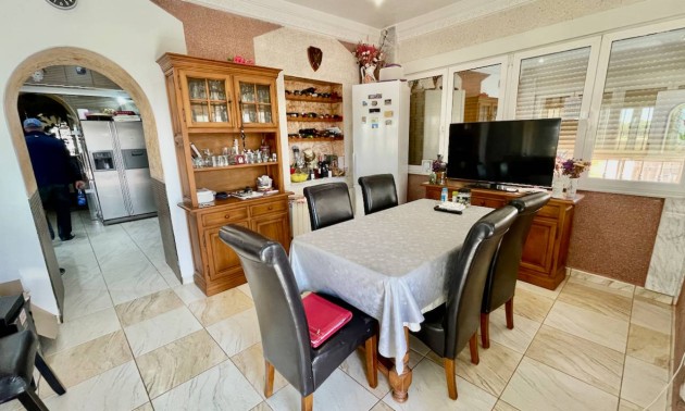 Resale - Villa - Guardamar del Segura