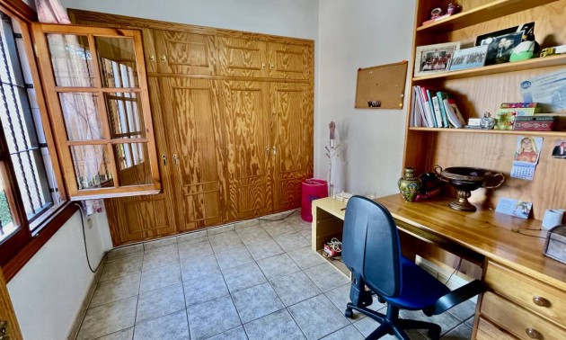 Resale - Country House - Daya Vieja