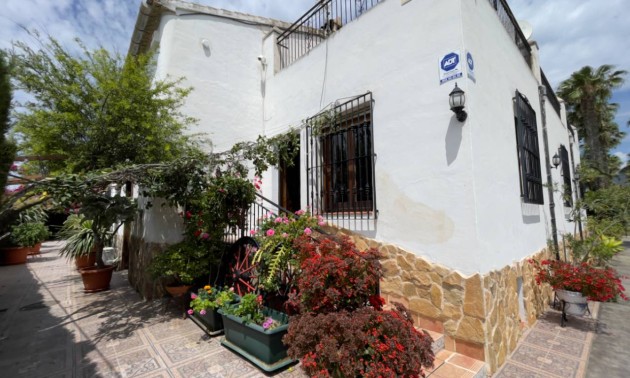 Herverkoop - Country House - Orihuela