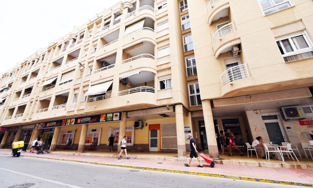 Herverkoop - Apartment - Torrevieja - La Mata