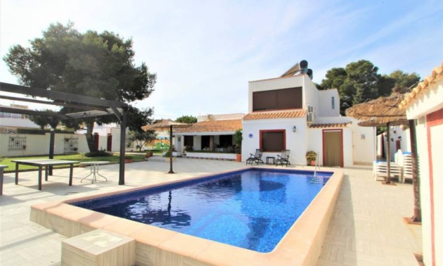 Herverkoop - Villa - Orihuela Costa - Lomas De Cabo Roig