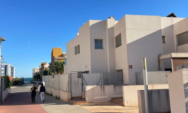 Herverkoop - Herenhuis - Torrevieja - Punta Prima