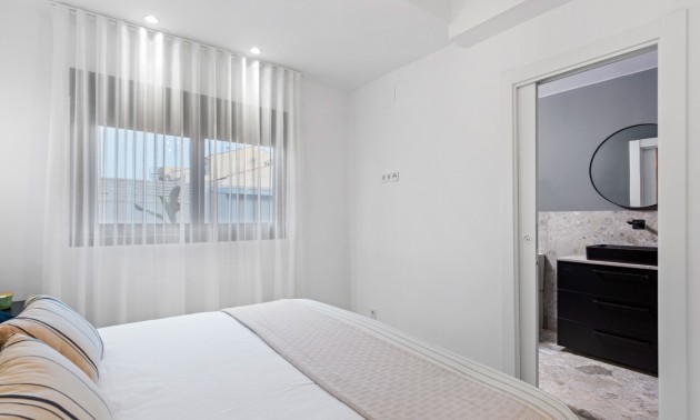 Resale - Villa - Torrevieja - El Chaparral