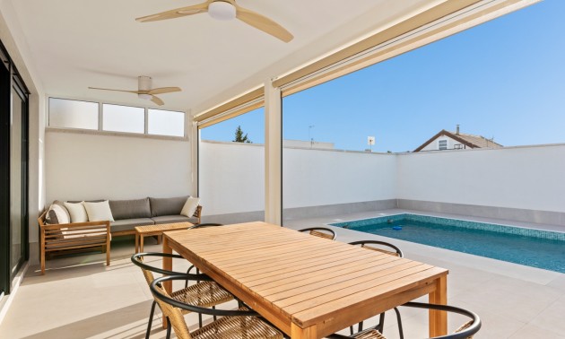Resale - Villa - Torrevieja - El Chaparral