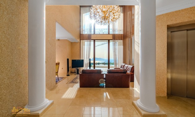 Resale - Villa - Altea