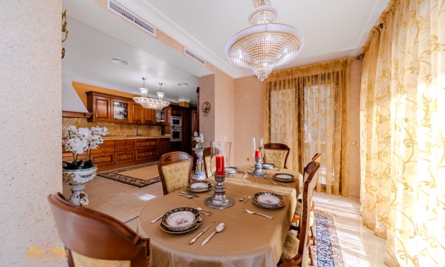 Resale - Villa - Altea