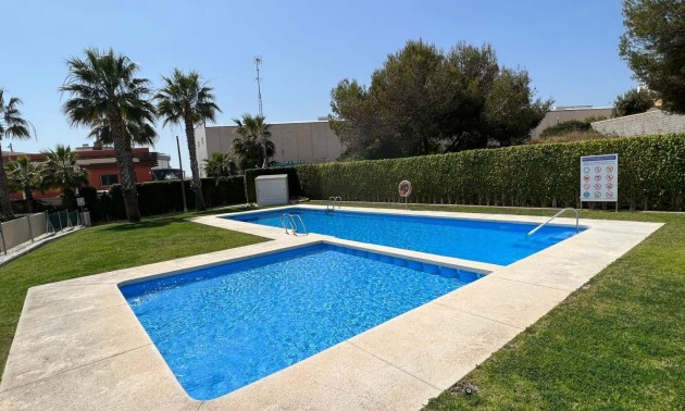 Herverkoop - Villa - Orihuela Costa - Villamartín