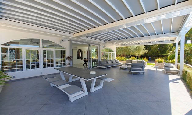 Resale - Villa - Elche