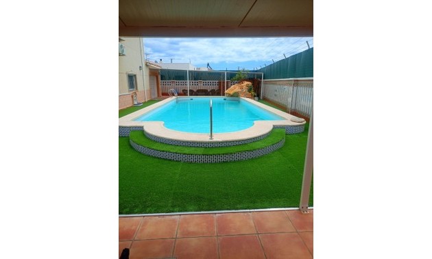 Herverkoop - Villa - Torrevieja