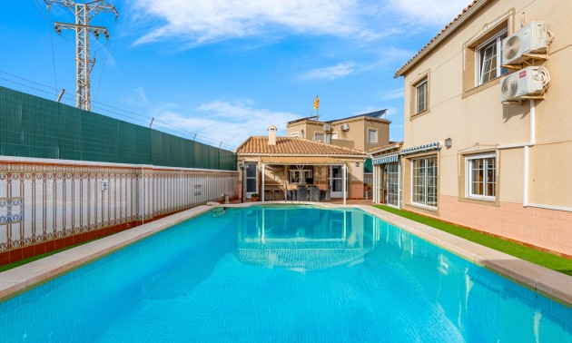 Herverkoop - Villa - Torrevieja