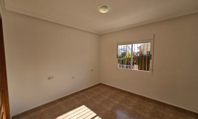 Resale - Villa - Algorfa - Montemar