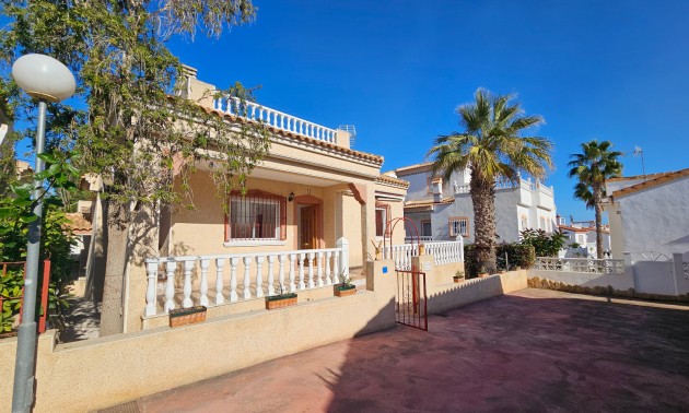 Resale - Villa - Algorfa - Montemar