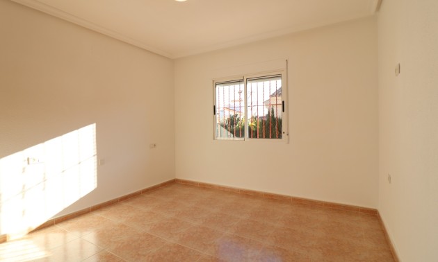Resale - Villa - Algorfa - Montemar