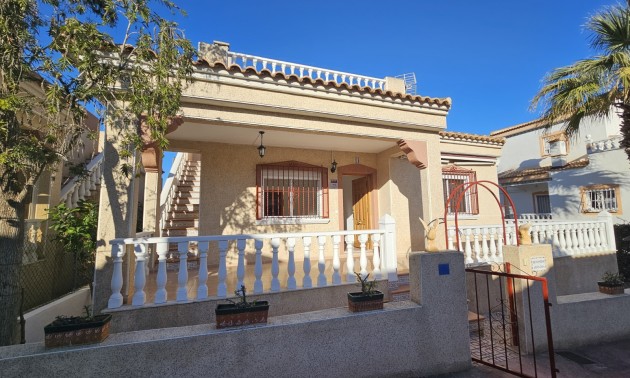 Resale - Villa - Algorfa - Montemar
