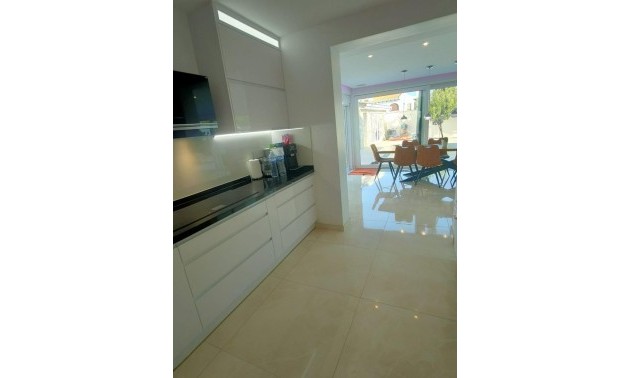 Herverkoop - Villa - Orihuela Costa - La Zenia