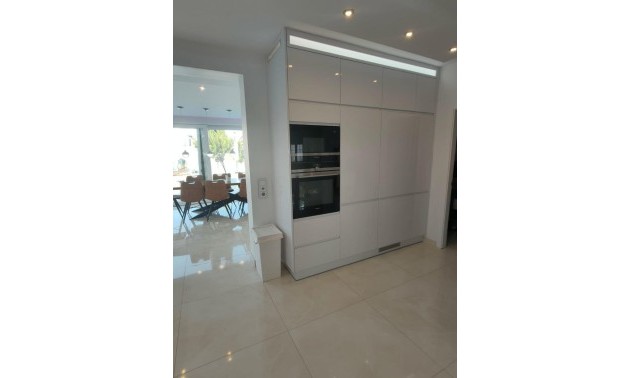 Herverkoop - Villa - Orihuela Costa - La Zenia
