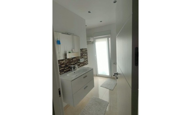 Herverkoop - Villa - Orihuela Costa - La Zenia