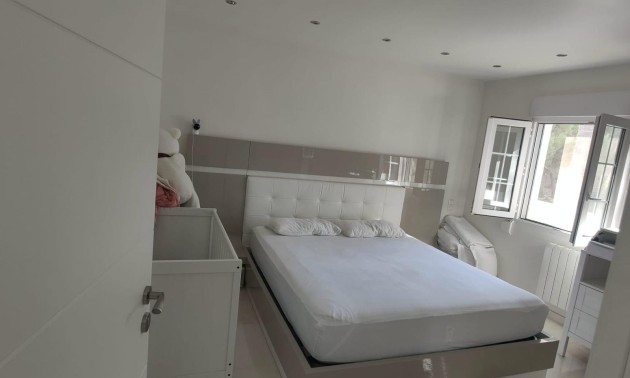 Herverkoop - Villa - Orihuela Costa - La Zenia