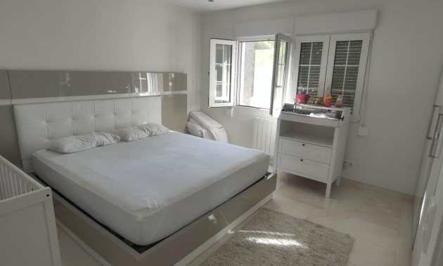 Herverkoop - Villa - Orihuela Costa - La Zenia