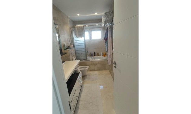 Herverkoop - Villa - Orihuela Costa - La Zenia