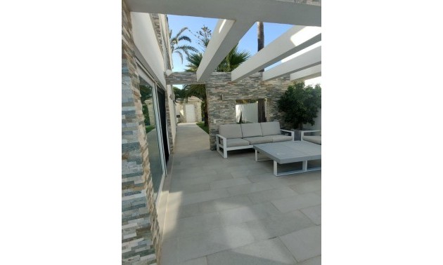 Herverkoop - Villa - Orihuela Costa - La Zenia