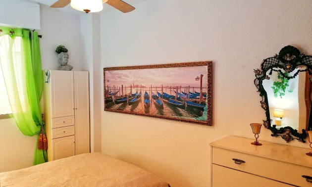 Herverkoop - Apartment - Torrevieja - Playa del Cura