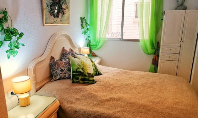 Herverkoop - Apartment - Torrevieja - Playa del Cura
