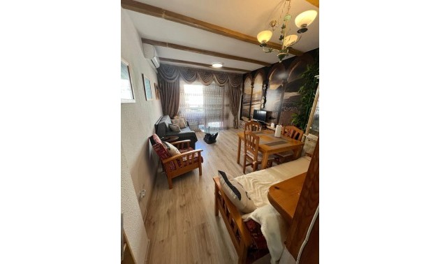 Herverkoop - Apartment - Torrevieja - Playa del Cura