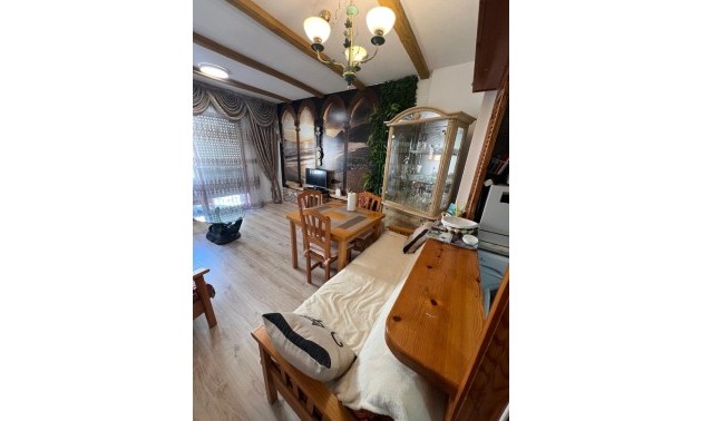 Herverkoop - Apartment - Torrevieja - Playa del Cura