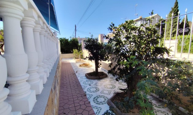 Herverkoop - Villa - Torrevieja - Center