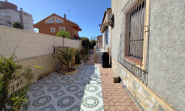 Herverkoop - Villa - Torrevieja - Center
