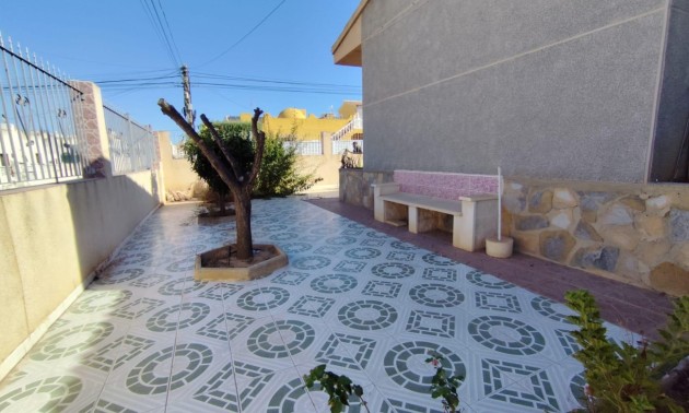 Herverkoop - Villa - Torrevieja - Center