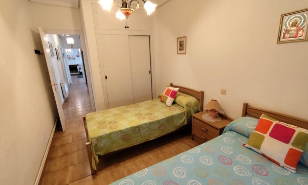 Herverkoop - Villa - Torrevieja - Center