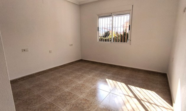 Resale - Villa - Algorfa - Montemar