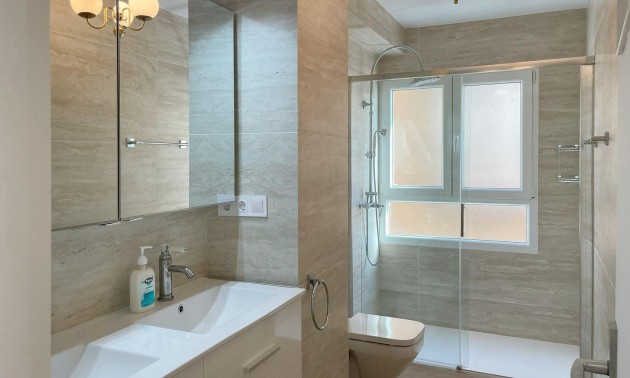 Herverkoop - Apartment - Torrevieja - Playa del Cura