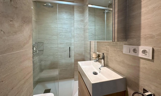 Herverkoop - Apartment - Torrevieja - Playa del Cura