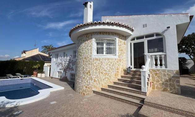 Resale - Villa - Benijofar