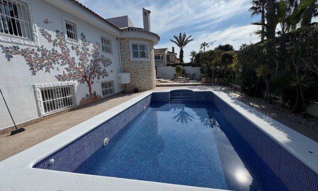 Resale - Villa - Benijofar