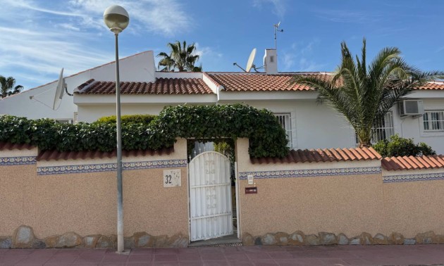 Resale - Villa - Benijofar