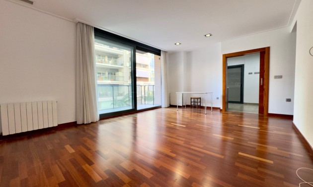 Herverkoop - Apartment - Elche - Porcelanosa
