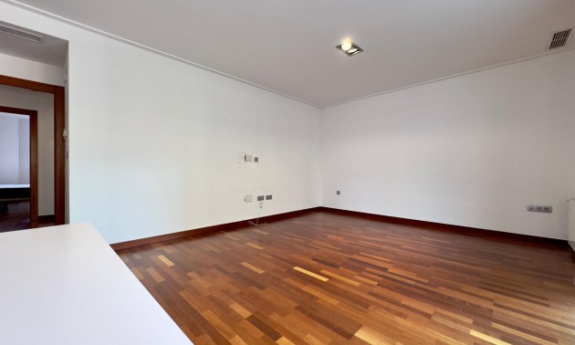 Herverkoop - Apartment - Elche - Porcelanosa